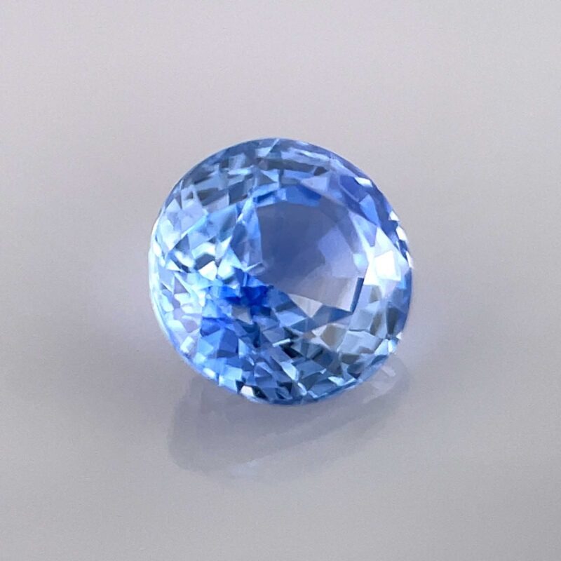 bleu sapphire round brillant cut