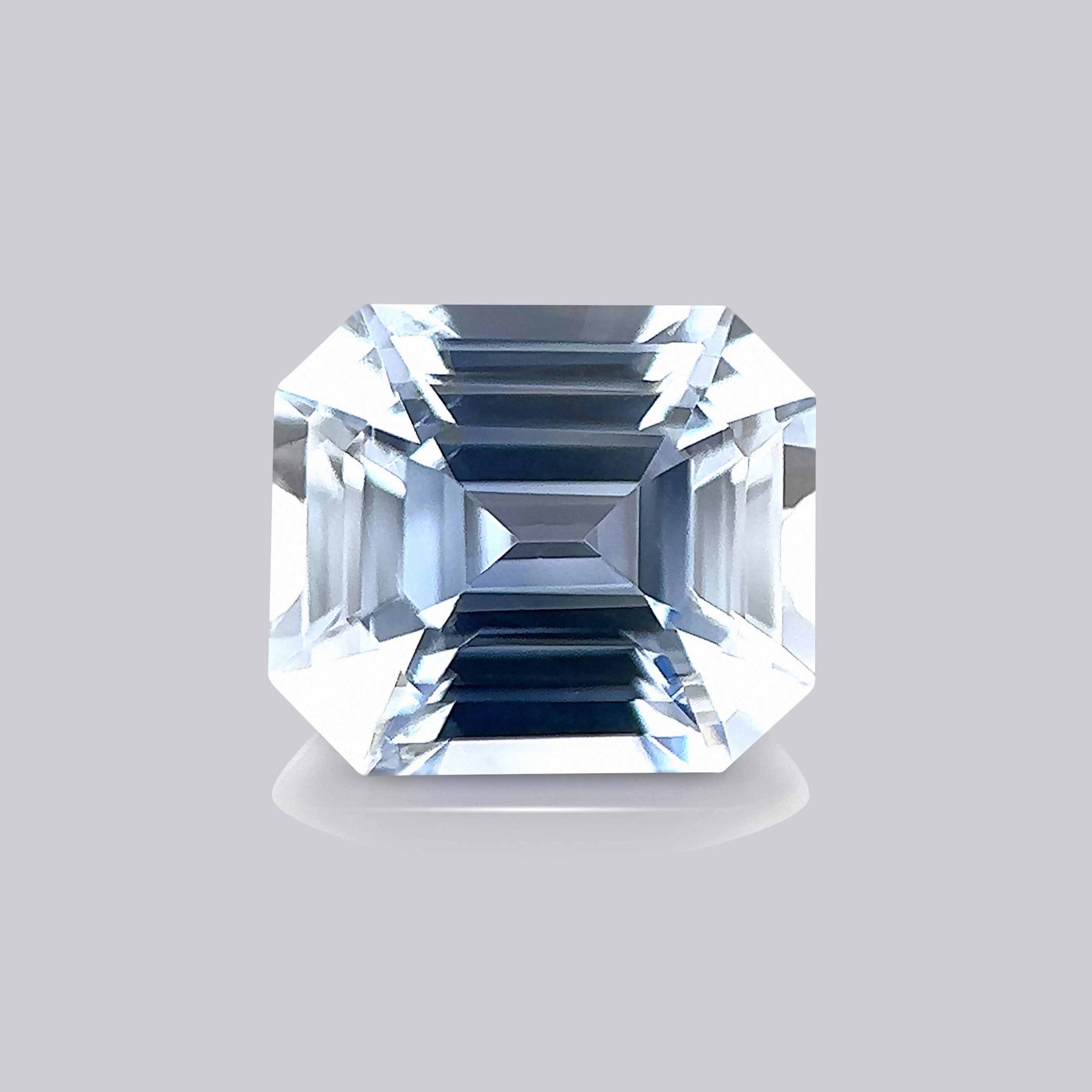 pierre précieuse naturel gemme saphir bleu pastel non chauffé taille émeraude