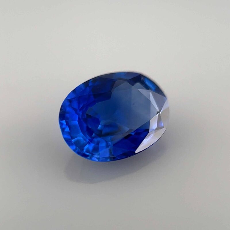 royal blue sapphire masterpiece oval top stone gemstone