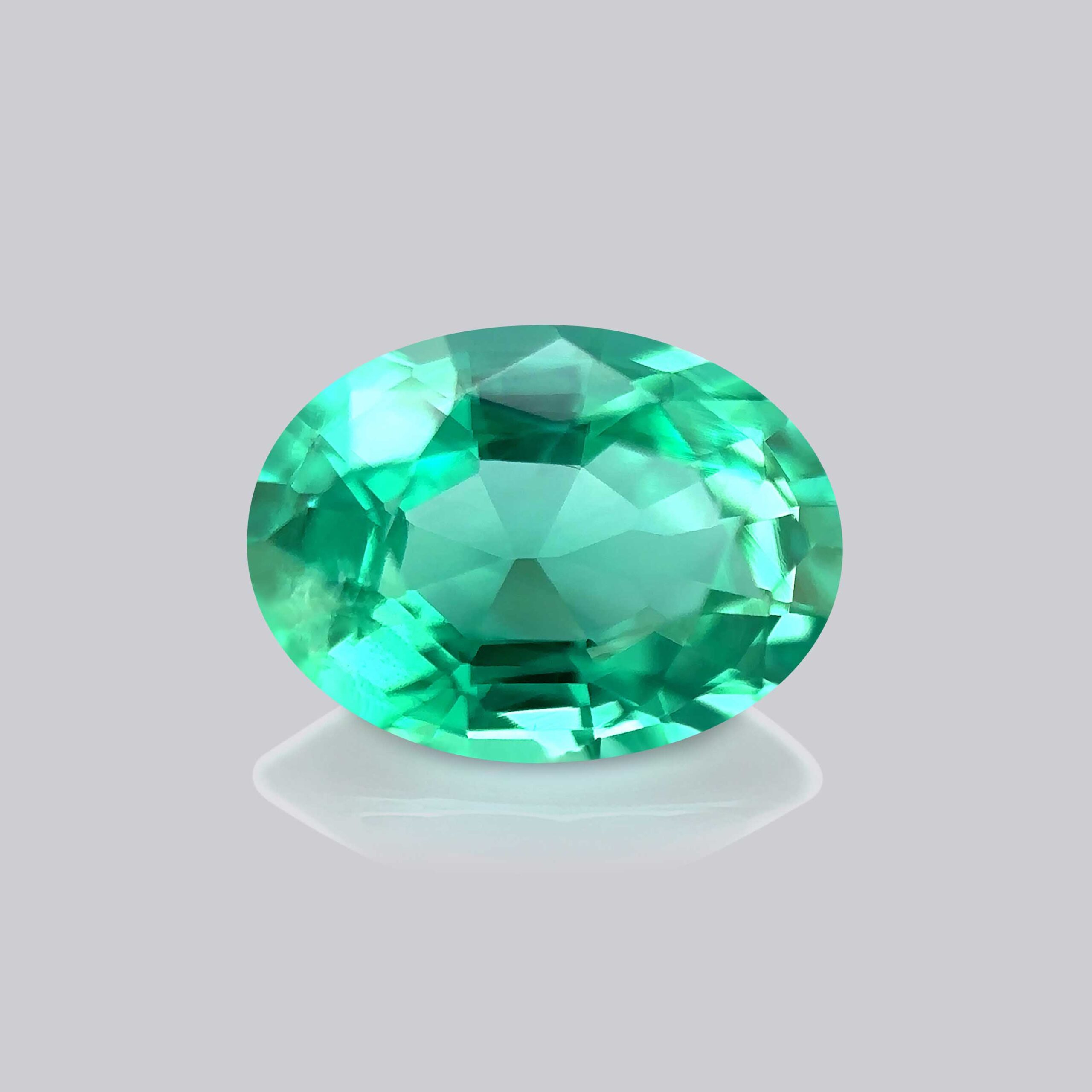 émeraude verte taille ovale certifiée pierre précieuse verte mygem joaillerie