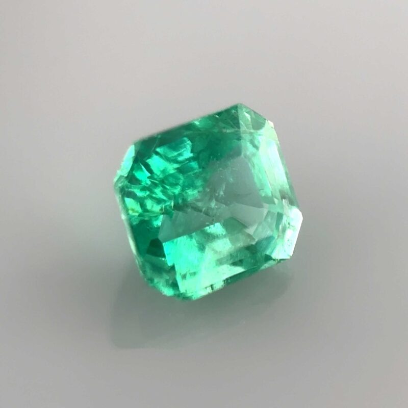 natural green emerald precious stone gemstone mygem jewelery