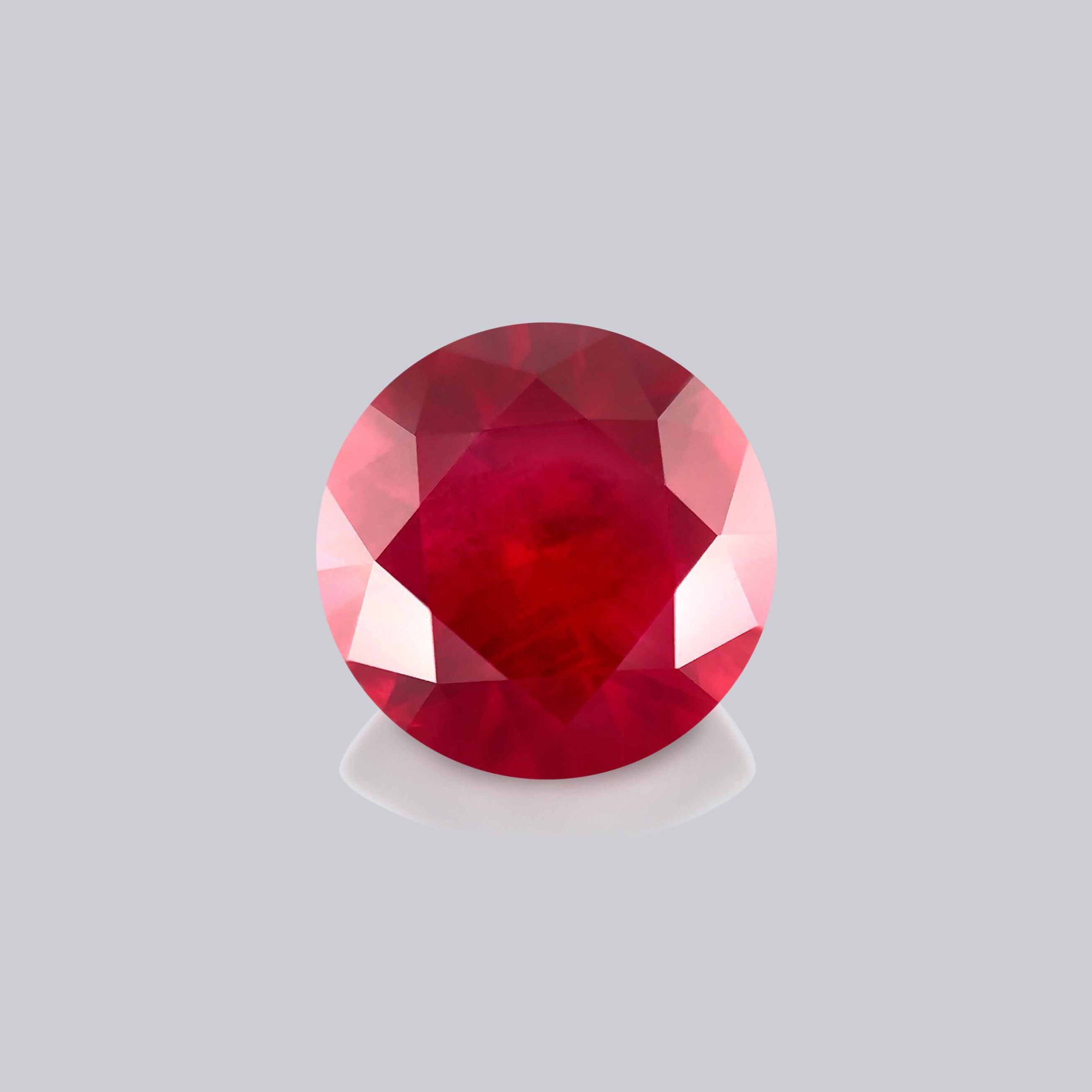 rubis rouge intense sang de pigeon taille rond brillant rare bague haute joaillerie