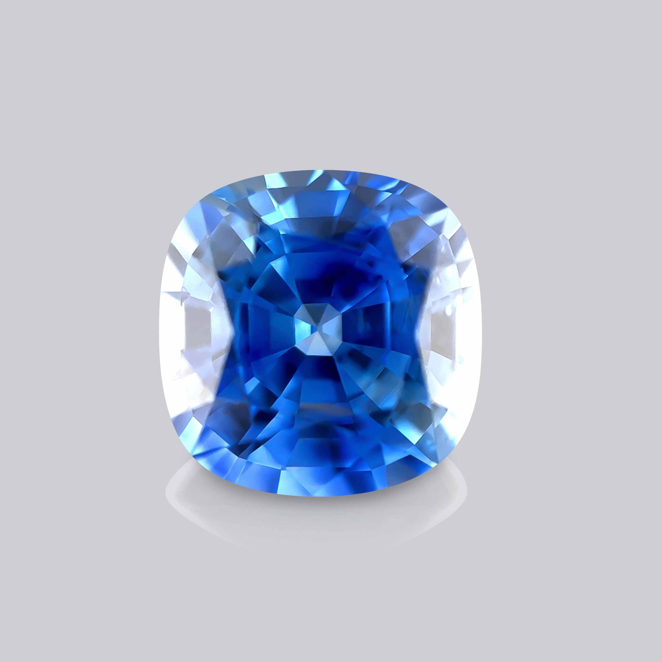 saphir bleu naturel non chauffé taille coussin mygem pierre précieuse bleue haute joaillerie investissement