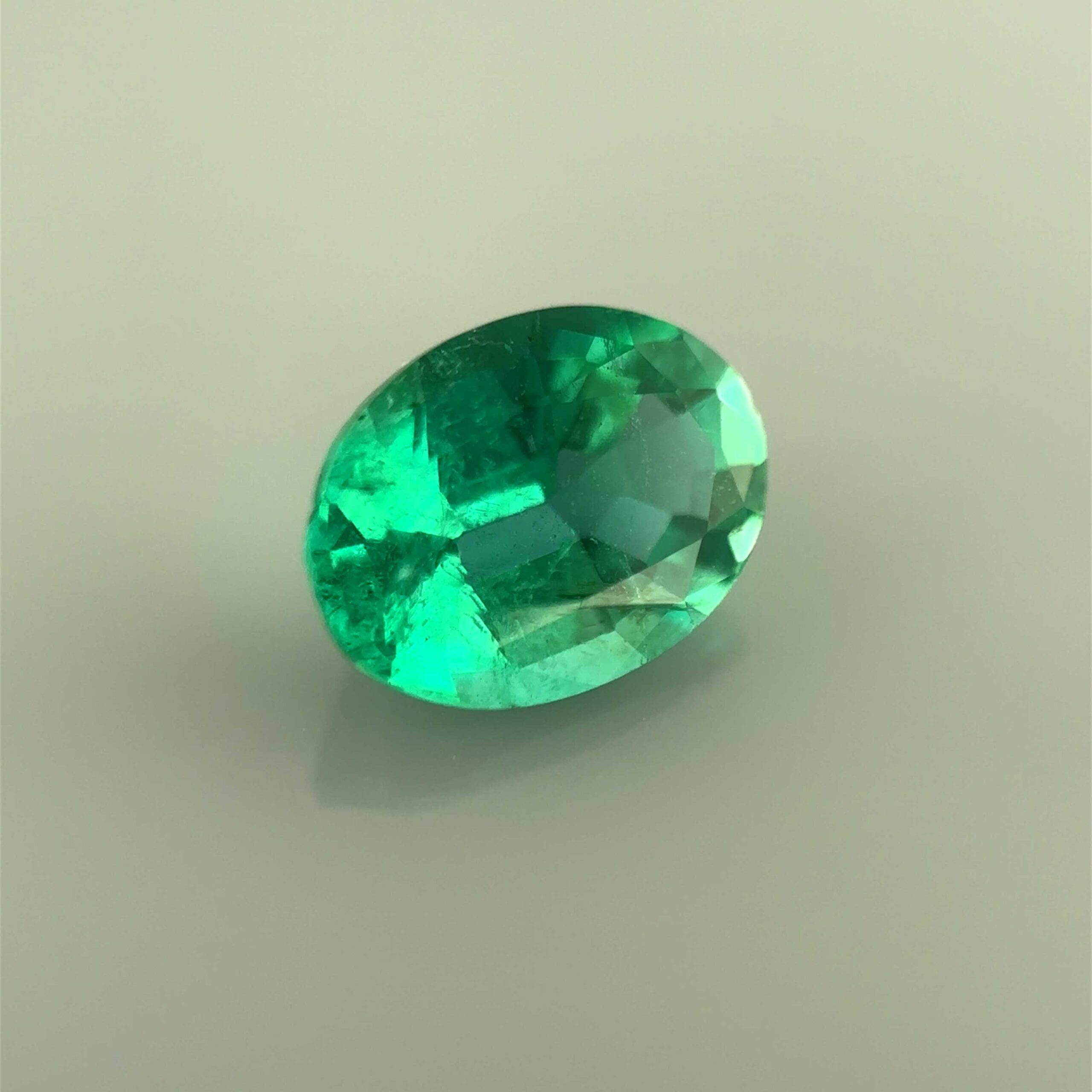 natural green emerald oval certified zambia mygem green gemstone